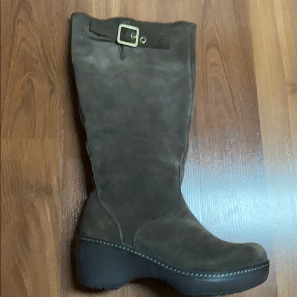 Crocs brown suede mid-calf boots - Picture 6 of 16